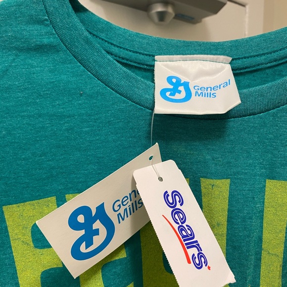 Retro Style “Feeling Lucky?” Men’s Tee - Picture 2 of 5